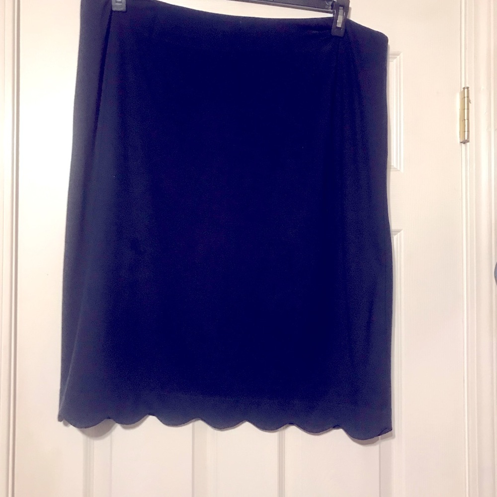 Dainty Jewell's Blue Scalloped Hem